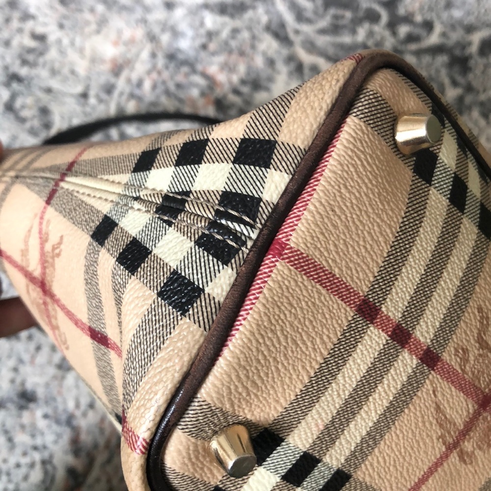 Authentic Burberry Bag - Picture 9 of 16